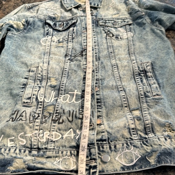 Jella c denim distressed stonewashed jean jacket NWT S - Picture 9 of 12